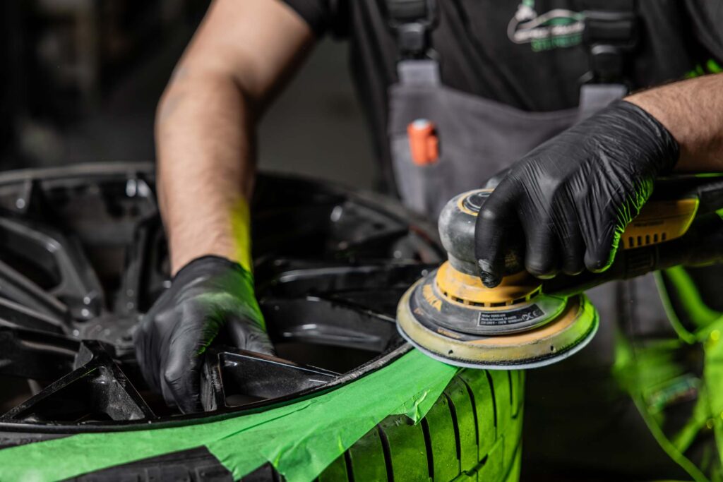 Felgenreparatur in der Region Amriswil, Thurgau, St.Gallen, Appenzell - Spritzwerk Steinebrunn - Deni Ivanusic - Lackiererei, Frontscheiben, Kunststoffreparatur, Fahrzeugaufbereitun, Smart Repair, Schadenbegutachtung
